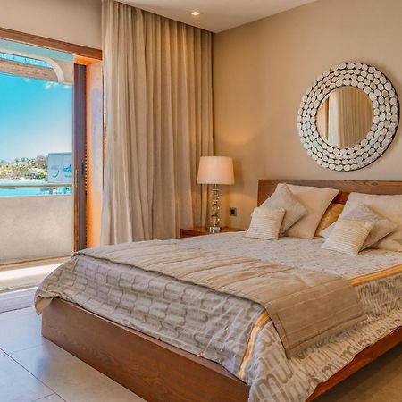 Beachfront Luxurious Stunning Sunset Boulevard Apartment, Grand Baie Exteriör bild