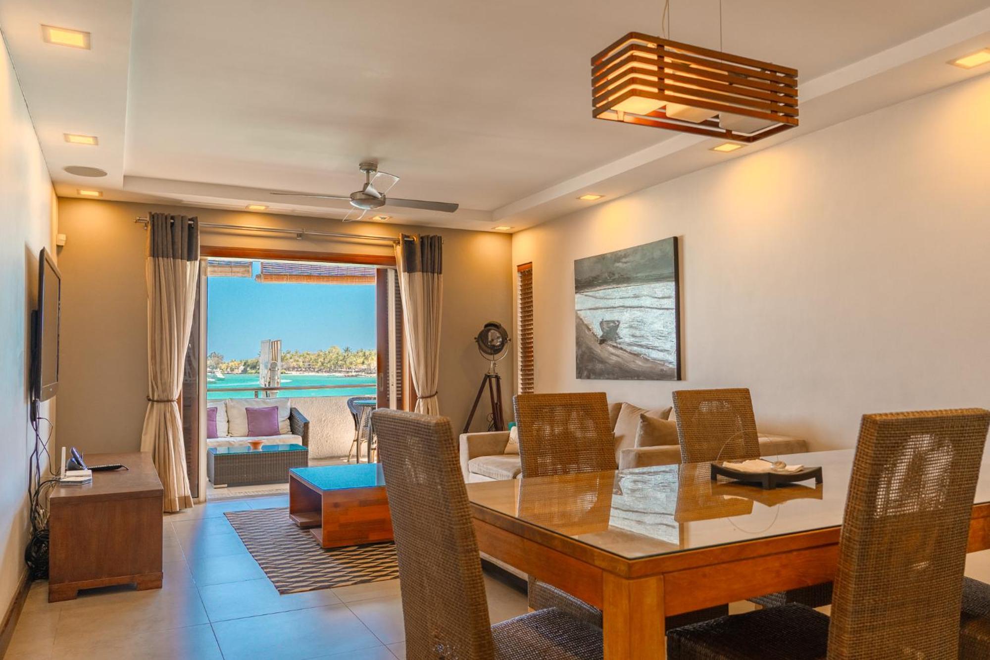 Beachfront Luxurious Stunning Sunset Boulevard Apartment, Grand Baie Exteriör bild