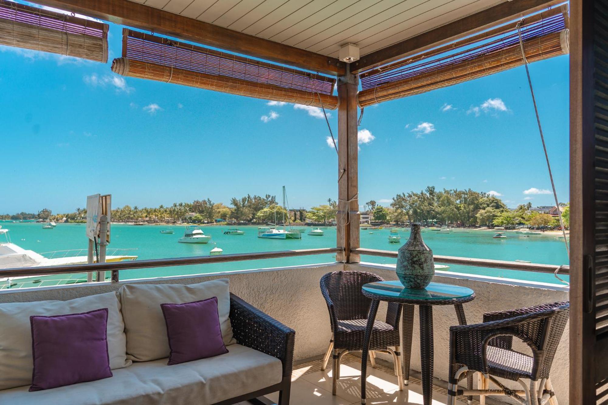 Beachfront Luxurious Stunning Sunset Boulevard Apartment, Grand Baie Exteriör bild