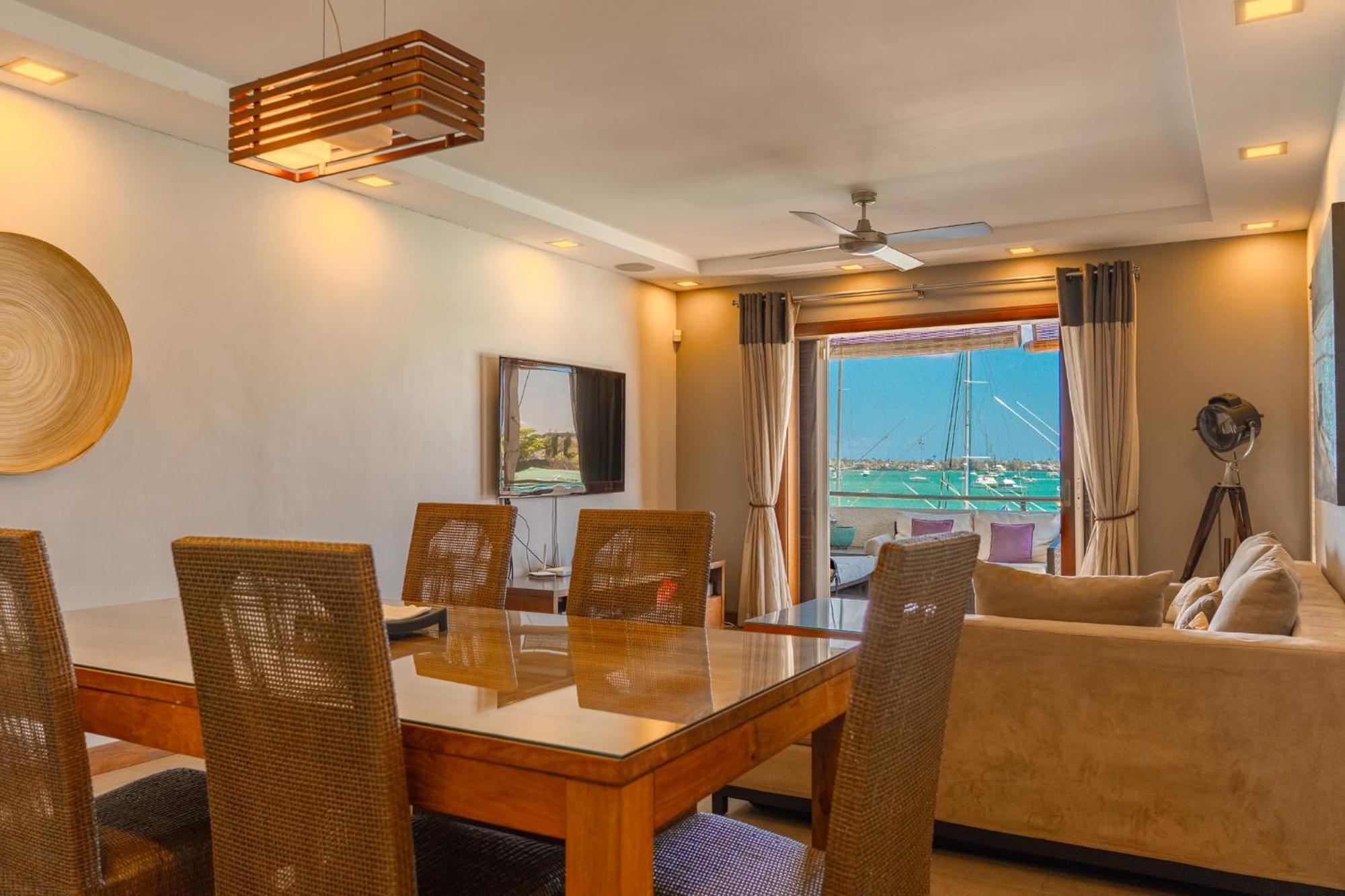 Beachfront Luxurious Stunning Sunset Boulevard Apartment, Grand Baie Exteriör bild